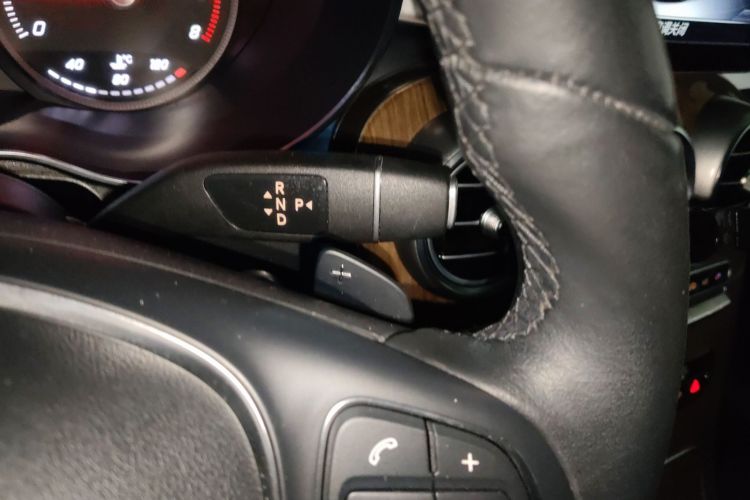 奔驰GLC轿跑 2019款 GLC 260 4MATIC 轿跑SUV中控内饰18