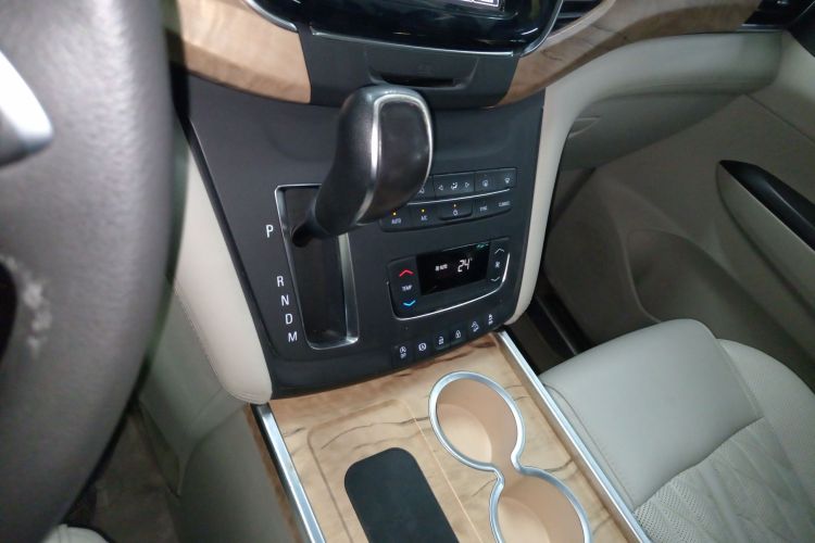 别克GL8 2018款 ES 28T 舒适型 国VI中控内饰18