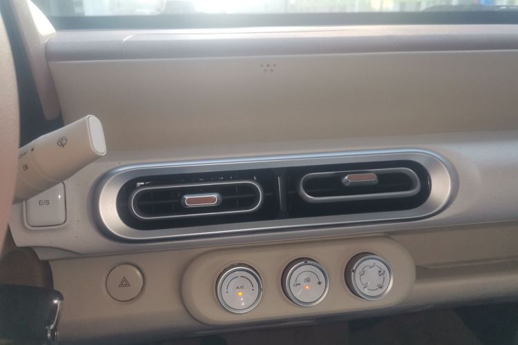 五菱汽车 宏光MINIEV 2024款 第三代 215km 青春版中控内饰16