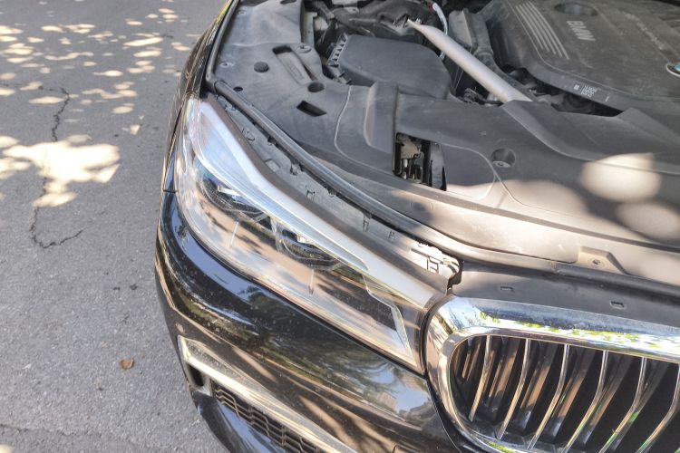 宝马7系 2018款 740Li 领先型 M运动套装车身外观8