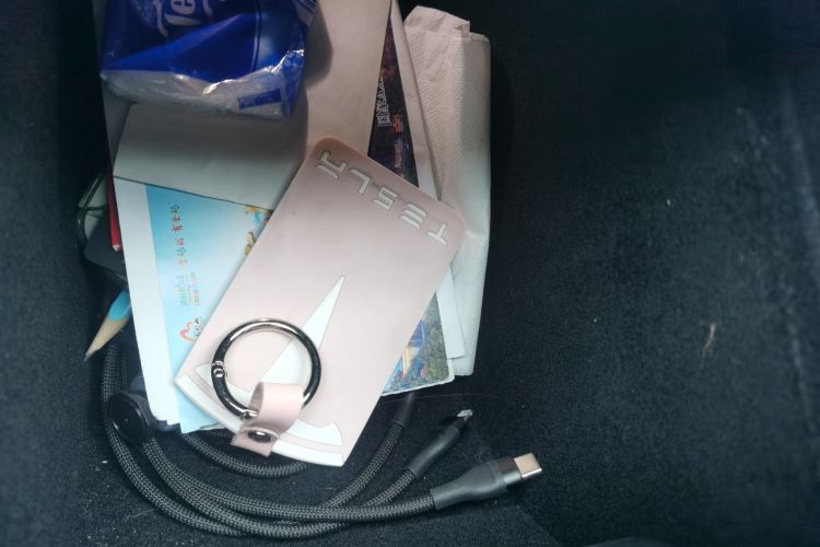 特斯拉 Model Y 2022款 改款 后轮驱动版中控内饰11