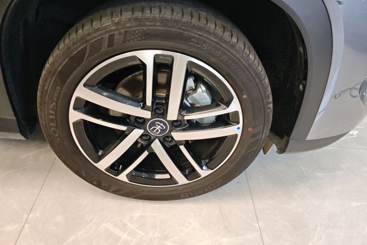 比亚迪 宋L DM-i 2025款 智驾版 112km 超越型车身外观10