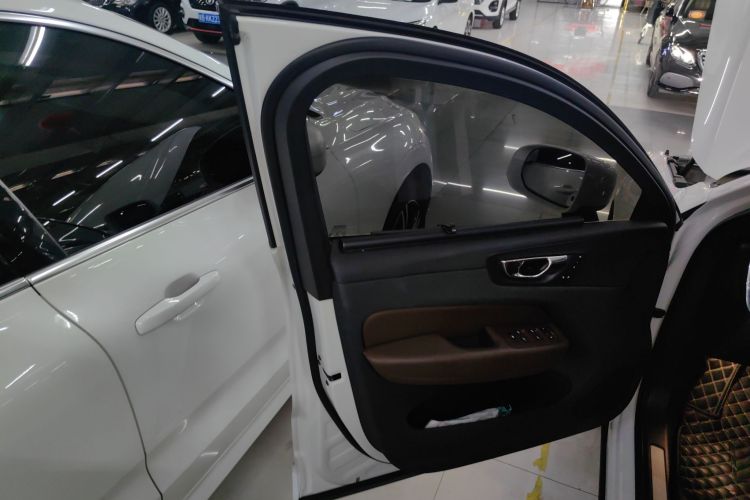 沃尔沃XC60 2021款 T5 四驱智逸豪华版中控内饰7003