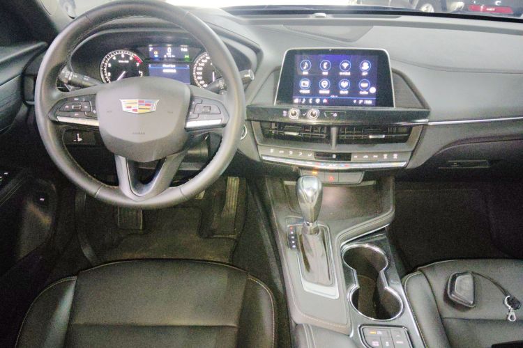 凯迪拉克CT4 2023款 25T 风尚型中控内饰7002