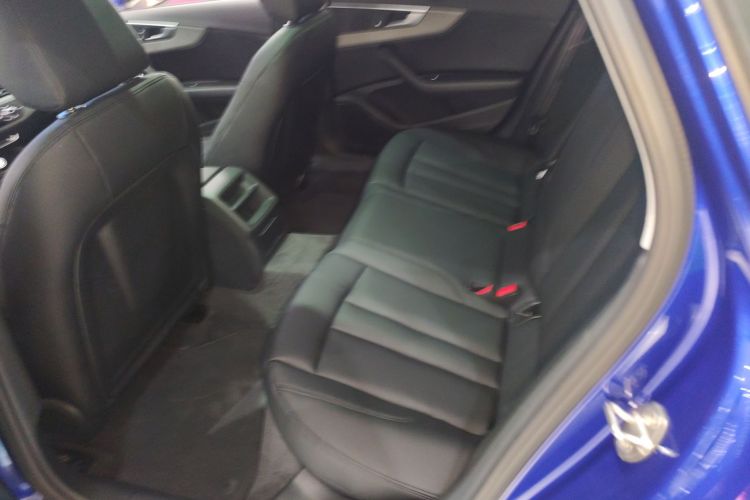 奥迪A4L 2019款 40 TFSI 进取型 国VI中控内饰21