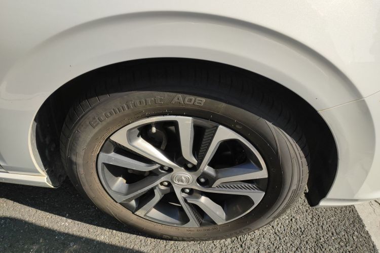 长安 逸动 2018款 高能版 1.6L GDI 手动先锋型 国V车身外观10