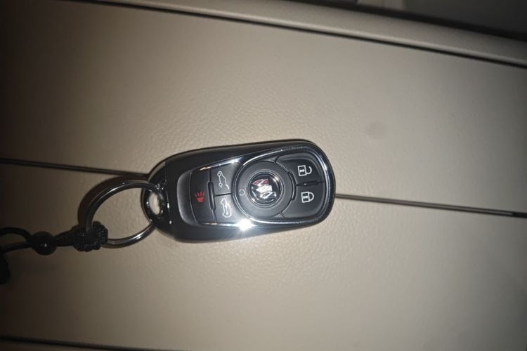 别克GL8 2023款 陆上公务舱 智慧尊贵型中控内饰11