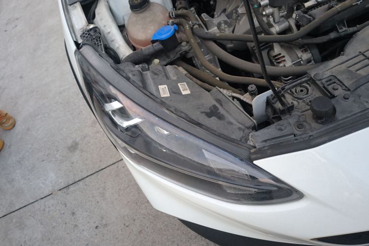 福特 福克斯Active 2020款 EcoBoost 180 自动劲耀型车身外观8