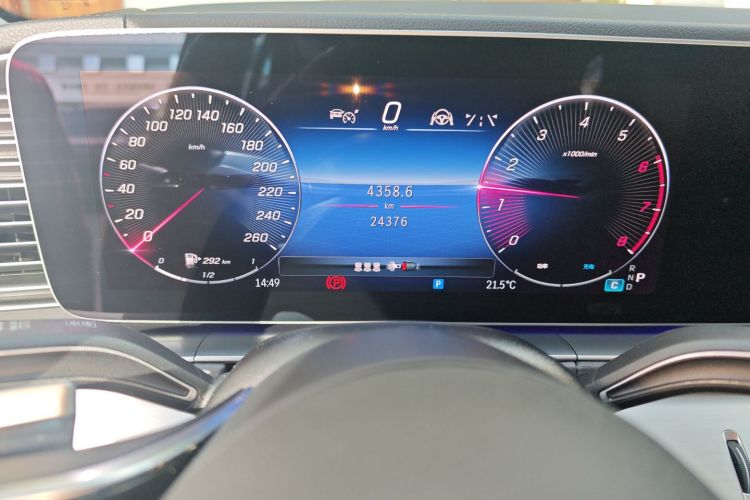 奔驰GLE 2024款 GLE 350 4MATIC 动感型中控内饰15