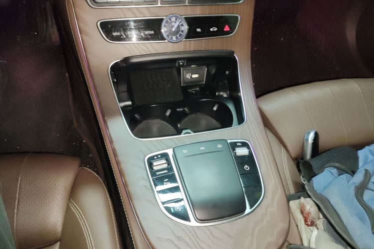 奔驰E级 2020款 改款 E 260 L局部细节18