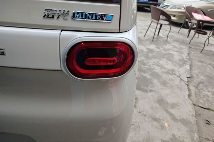 五菱汽车 宏光MINIEV 2024款 第三代 215km 青春版车身外观9