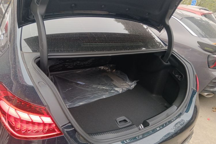 奔驰C级 2025款 C 260 L 运动版局部细节23