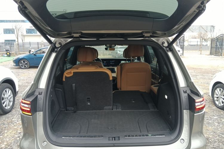 理想汽车 理想ONE 2021款 增程6座版机舱底盘23