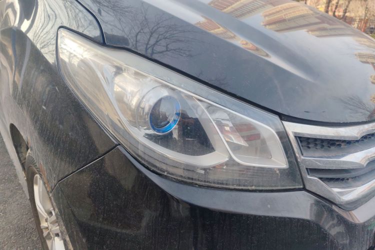 上汽大通MAXUS 大通G10 2018款 PLUS 2.4L 手动精英版车身外观8