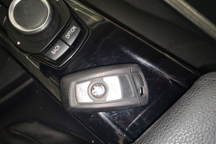 宝马3系 2017款 320Li 时尚型中控内饰11