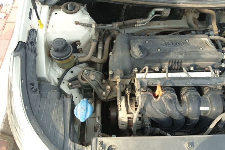 起亚K2 2015款 三厢 1.4L MT GLS局部细节9006