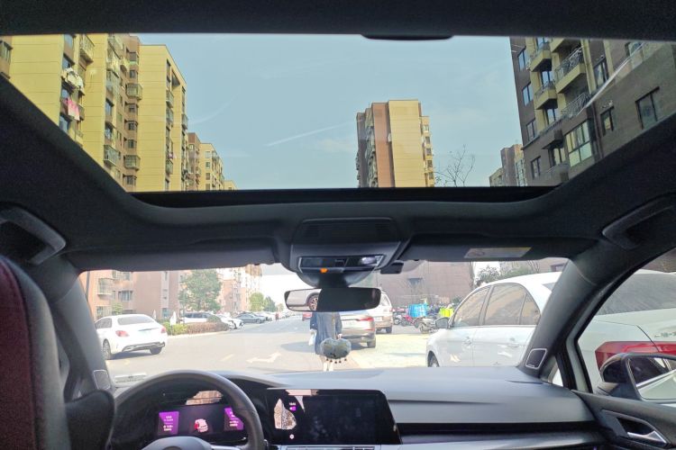 大众 高尔夫GTI 2023款 380TSI DSG GTI中控内饰22