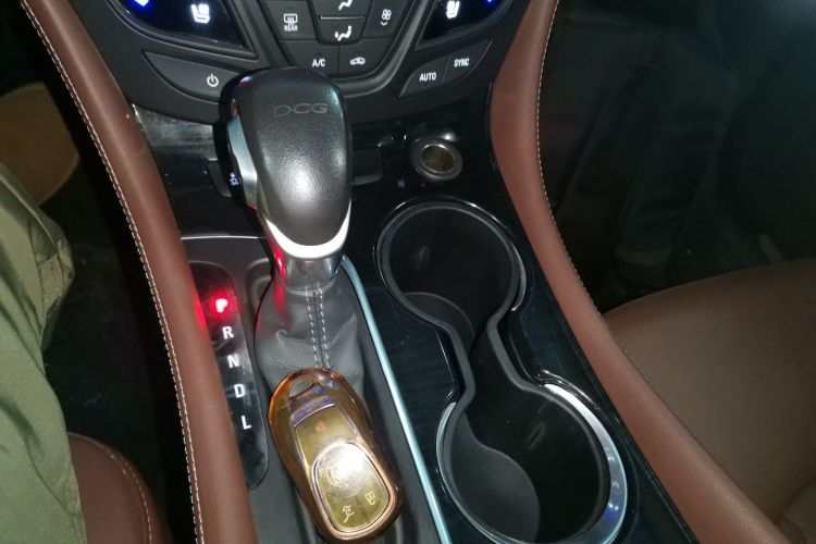 别克 昂科威 2021款 532T 两驱豪华型中控内饰18