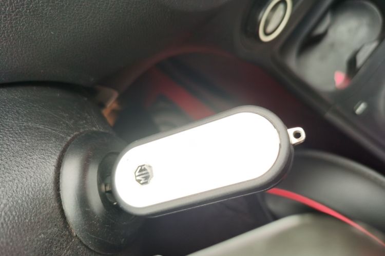 名爵3 2013款 1.5L AMT精英版中控内饰11