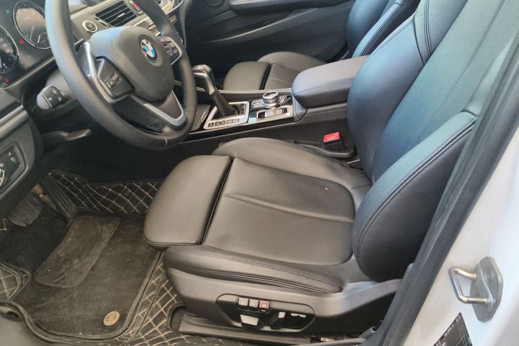 宝马1系 2017款 118i 设计套装型局部细节19