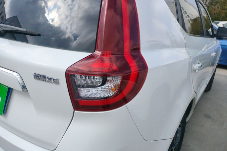 吉利汽车 远景X6 2018款 1.4T CVT 4G互联豪华型车身外观9