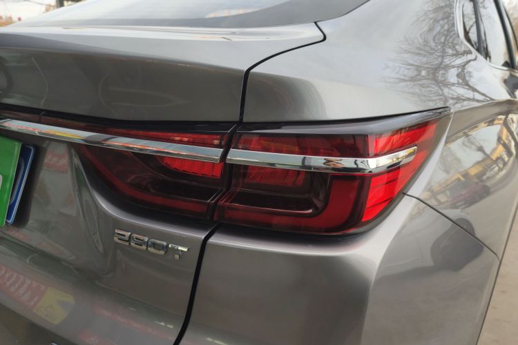 长安CS85 COUPE 2019款 1.5T DCT品版 国VI车身外观9