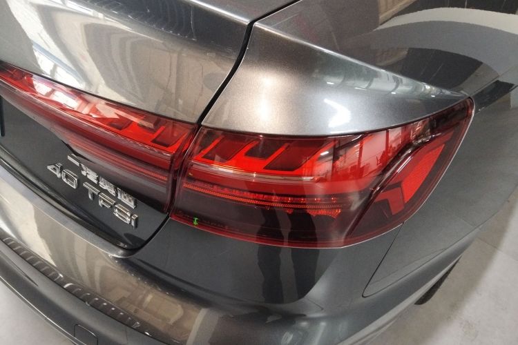 奥迪A4L 2022款 40 TFSI 时尚动感型车身外观9