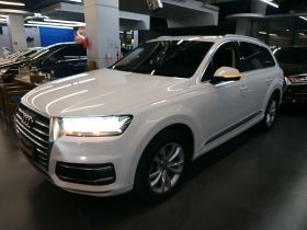 奥迪Q7 2019款 45 TFSI 舒适型