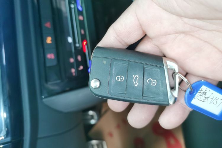 捷达VS7 2020款 1.4T 自动荣耀型中控内饰11