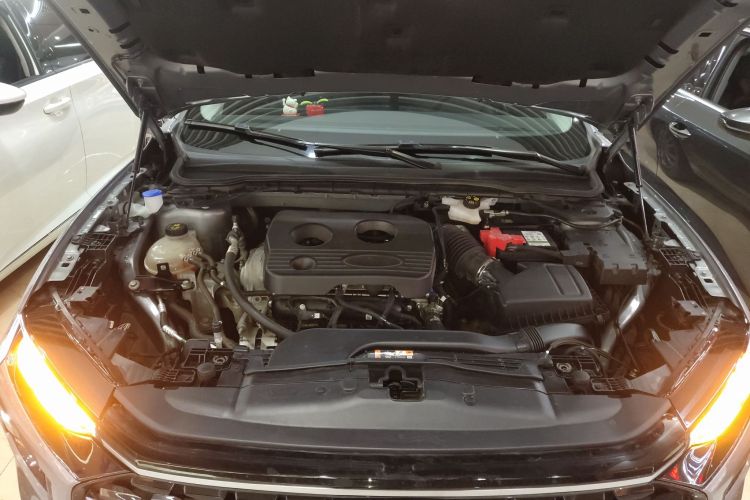 福特 蒙迪欧 2023款 EcoBoost 180 豪华型机舱底盘24