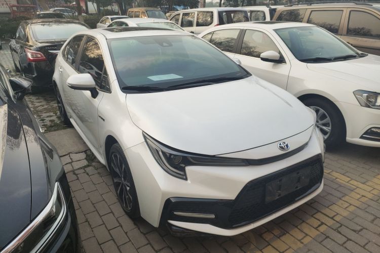 丰田 雷凌 2021款 双擎 1.8H E-CVT运动版车身外观3