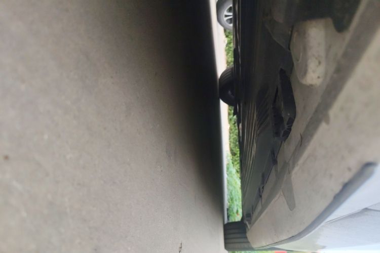 奔驰C级 2022款 改款 C 200 L 运动版局部细节9004