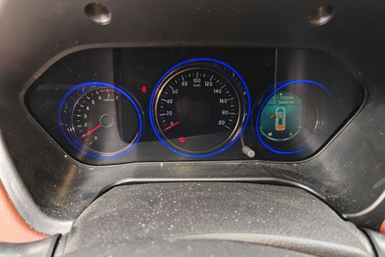 北汽幻速S3 2016款 S3L 1.5L 手动尊贵型中控内饰14