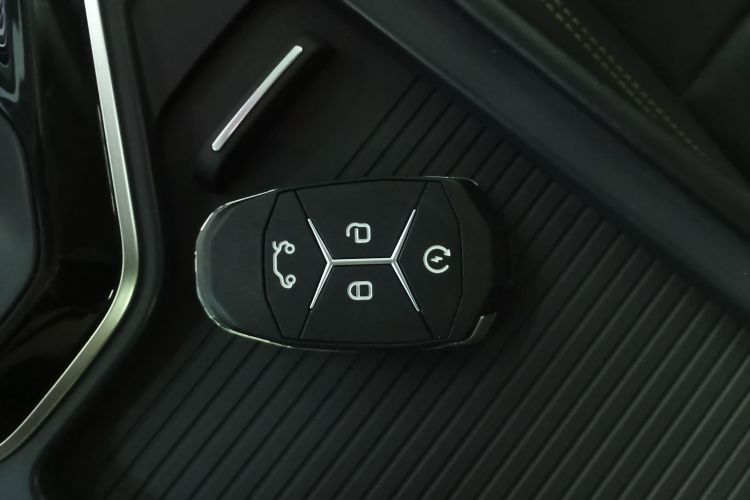 领克02 2022款 2.0TD DCT耀Pro中控内饰11