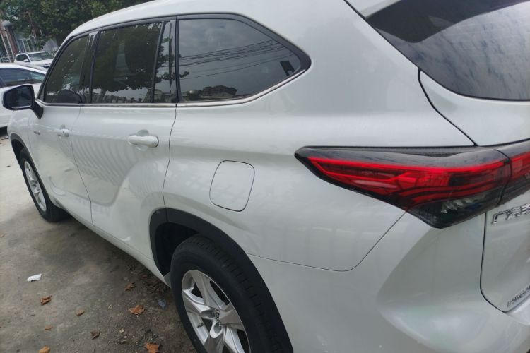 丰田 汉兰达 2023款 2.5L智能电混双擎两驱精英版 5座车身外观4