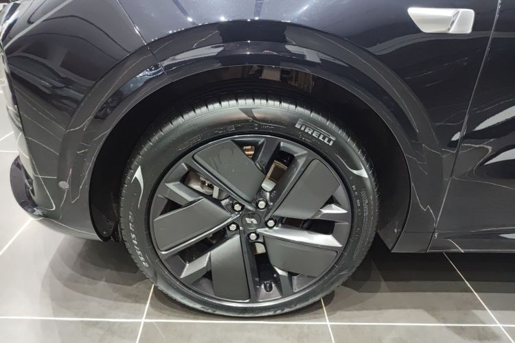 理想汽车 理想L6 2025款 Pro 智能焕新版车身外观6007