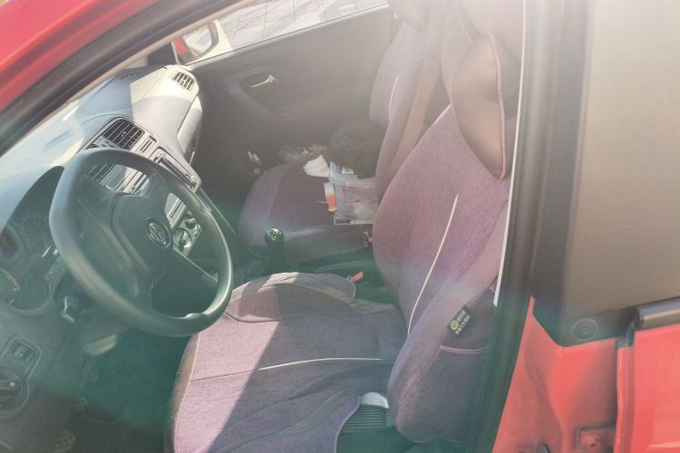 大众 Polo 2014款 1.4L 手动风尚版中控内饰19