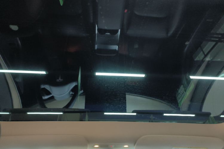 特斯拉 Model Y 2022款 改款 后轮驱动版中控内饰22