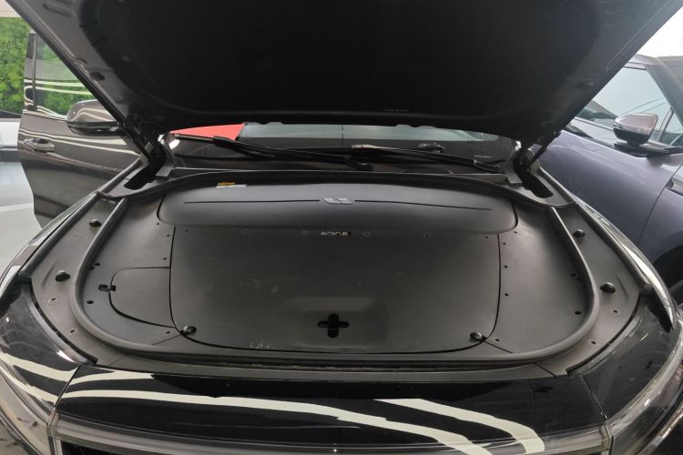 理想汽车 理想ONE 2021款 增程6座版机舱底盘24