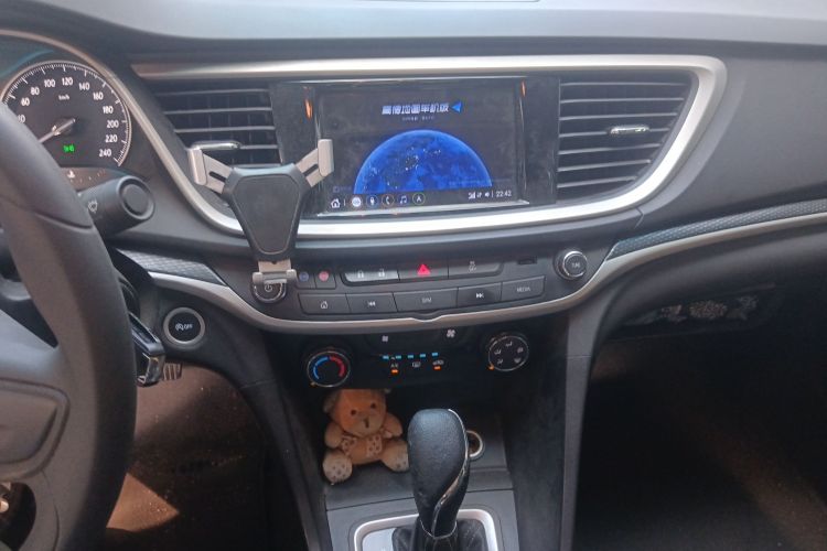 别克 英朗 2021款 1.3T 自动轻混动精英型中控内饰16