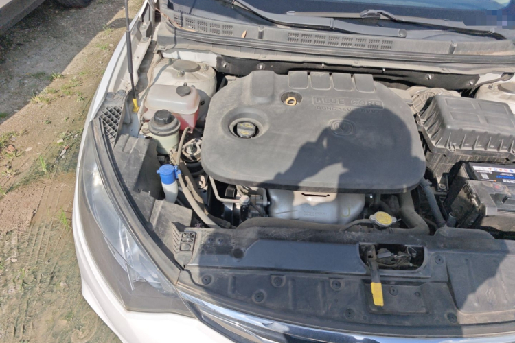 长安 逸动 2016款 XT 1.6L 自动俊酷型局部细节9006