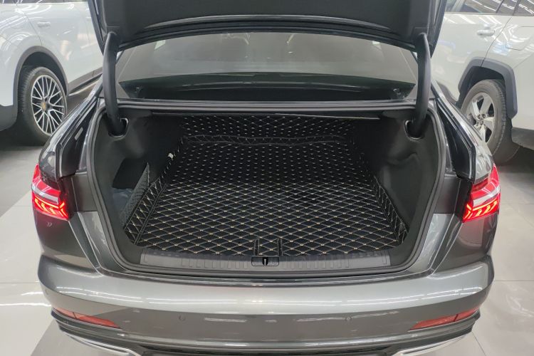 奥迪A6L 2019款 45 TFSI 臻选动感型机舱底盘23