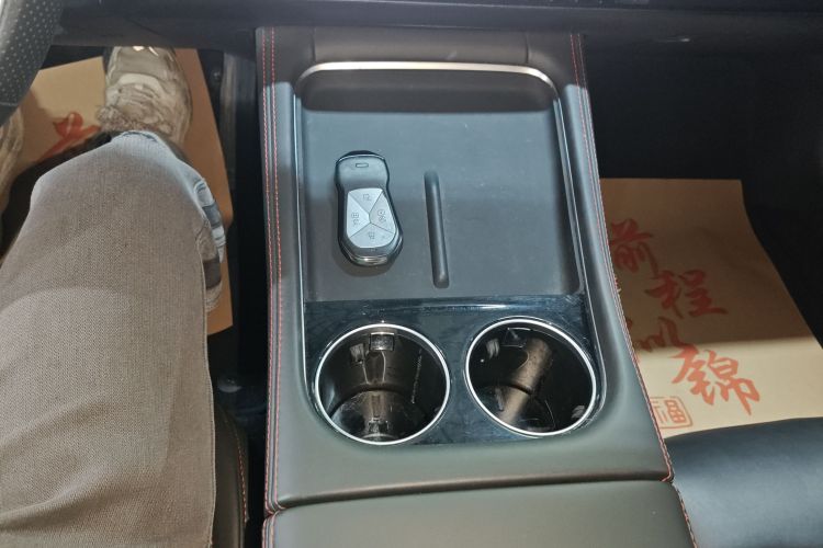 小鹏P7 2023款 P7i 702 Pro局部细节18