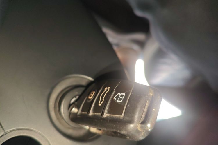 奥迪Q3 2015款 35 TFSI quattro 技术型中控内饰7001