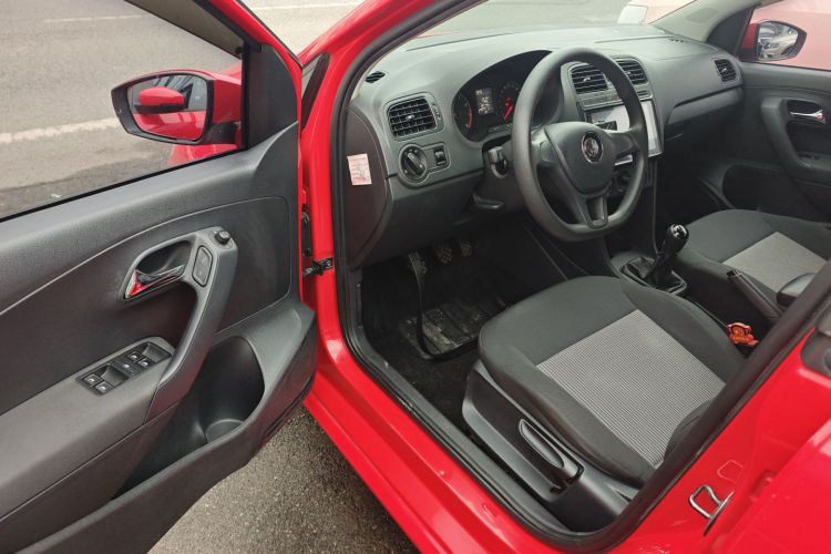 大众 Polo 2016款 1.4L 手动风尚型中控内饰20