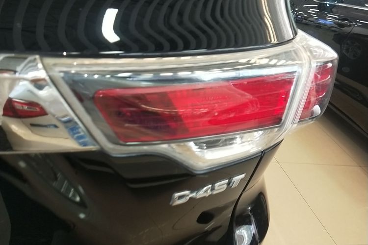 丰田 汉兰达 2015款 2.0T 四驱豪华版 7座车身外观9