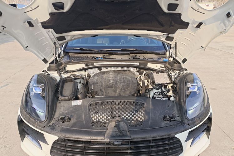 保时捷 2021款 Macan 2.0T机舱底盘24