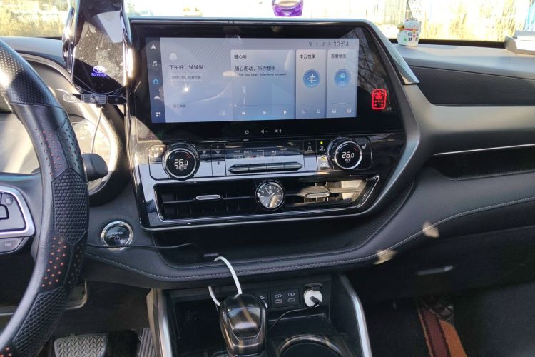 丰田 汉兰达 2023款 2.5L智能电混双擎四驱尊贵版 7座中控内饰16