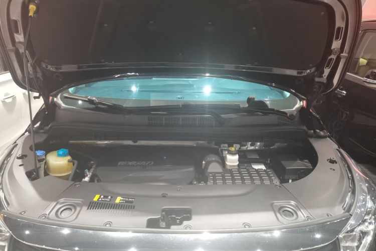 广汽传祺 传祺M8 2023款 领秀系列 390T 豪华版局部细节24