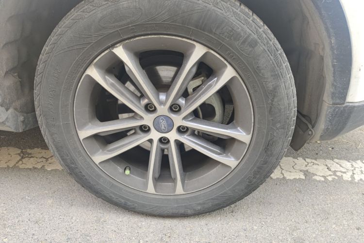 福特 2020款 领界S EcoBoost 145 CVT铂领型车身外观10